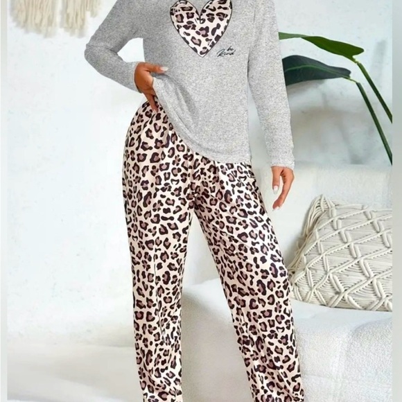 Leopard Print and Gray Pajama Set New - Picture 2 of 3